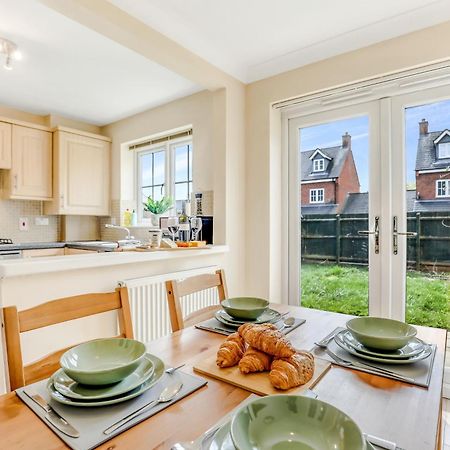 Silver Stag Properties, 3 Bedroom W Parking And Garden Smisby Bagian luar foto